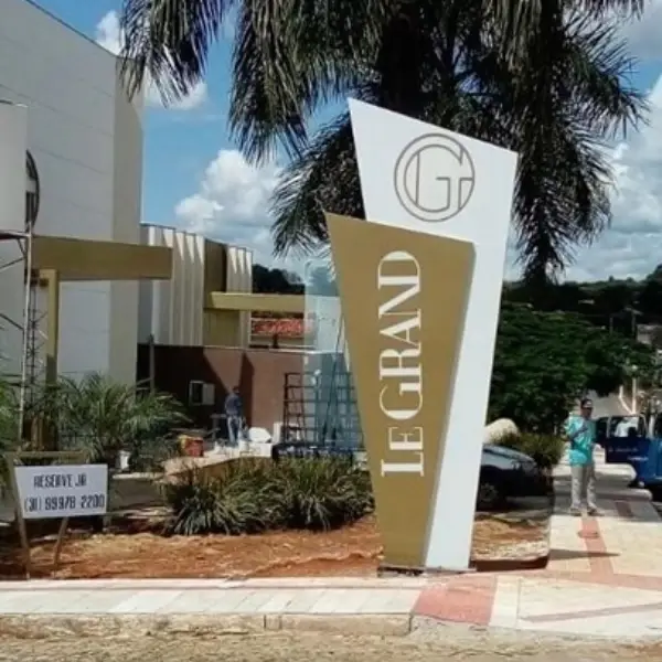 Totem publicitário em Belo Horizonte da Profix Comunicação Visual