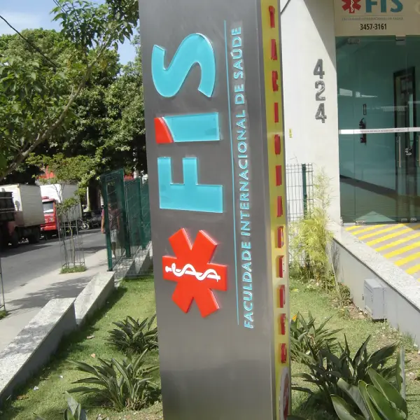 Totem publicitário em Belo Horizonte da Profix Comunicação Visual