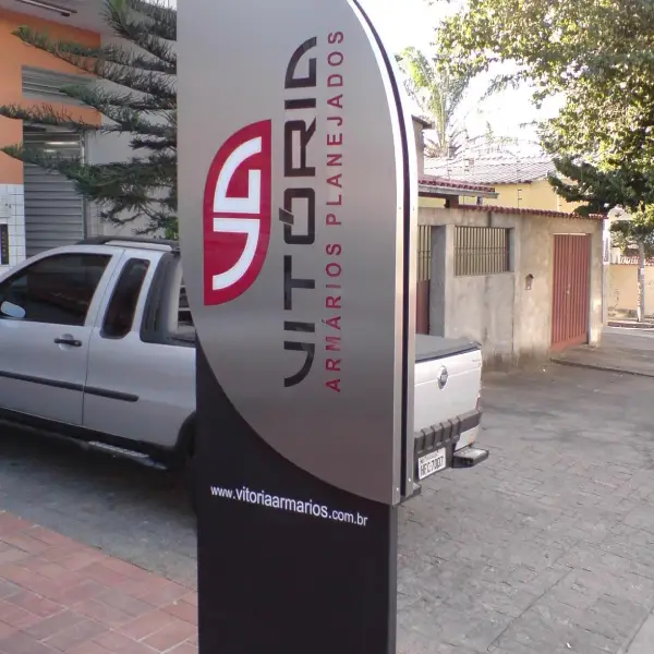 Totem publicitário em Belo Horizonte da Profix Comunicação Visual