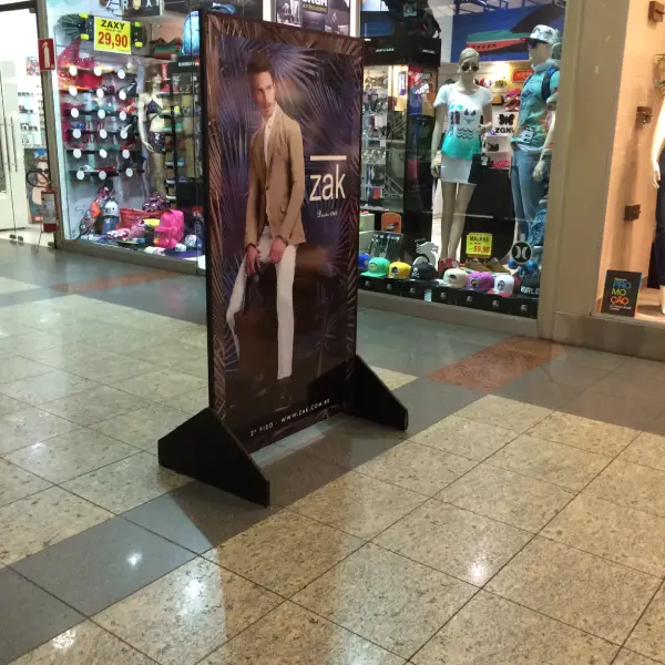 Totem publicitário em Belo Horizonte da Profix Comunicação Visual